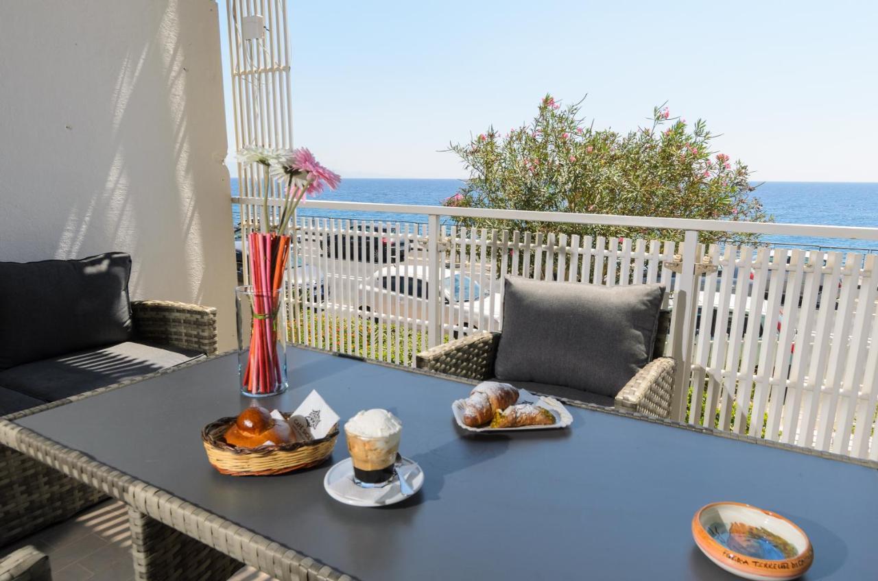 Marina D'Agro Residence Santa Teresa Di Riva Luaran gambar