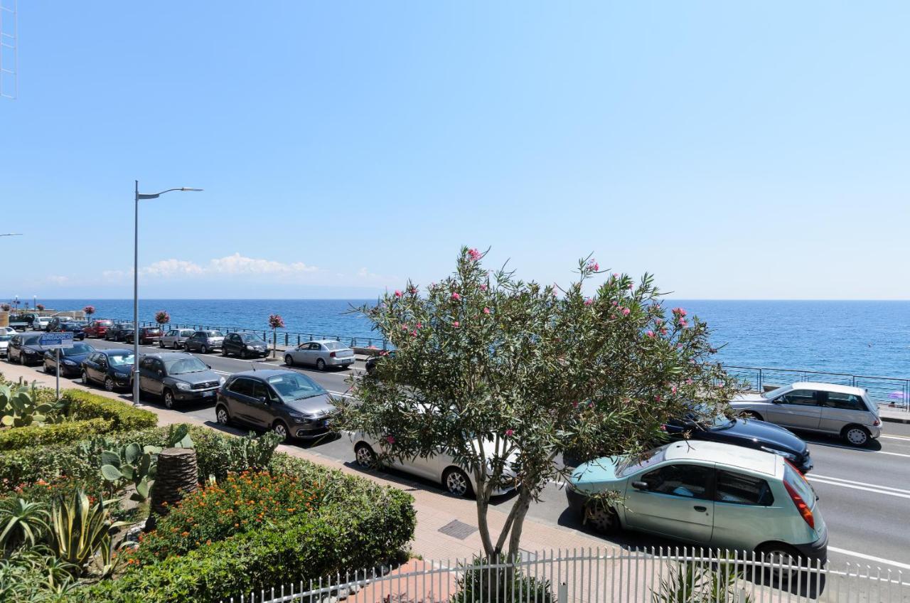 Marina D'Agro Residence Santa Teresa Di Riva Luaran gambar